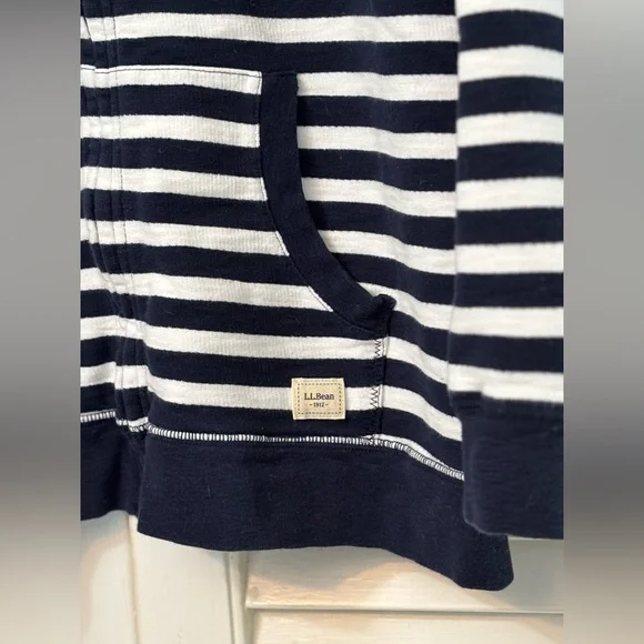 L.L. Bean Hoodie in Blue and White, full zip, size L - Picture 3 of 9